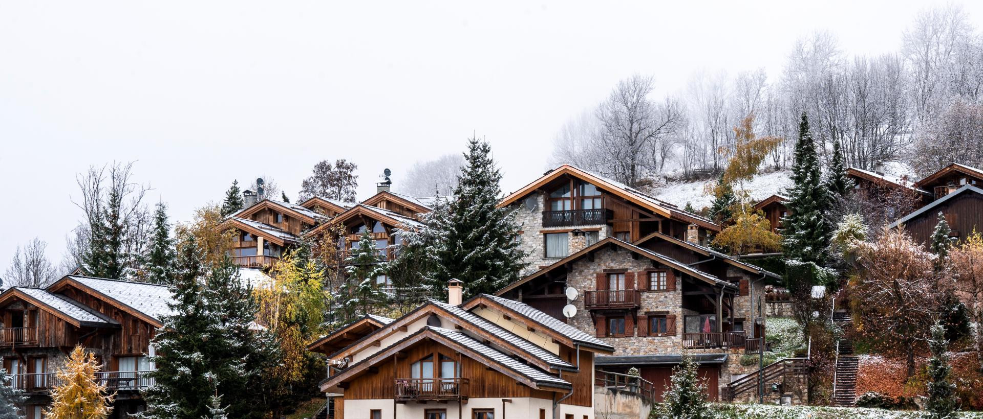 saint-martin-chalets-image-courtesy-of-st-martin-de-belleville-tourism-maximilien-bree-36481-49-82