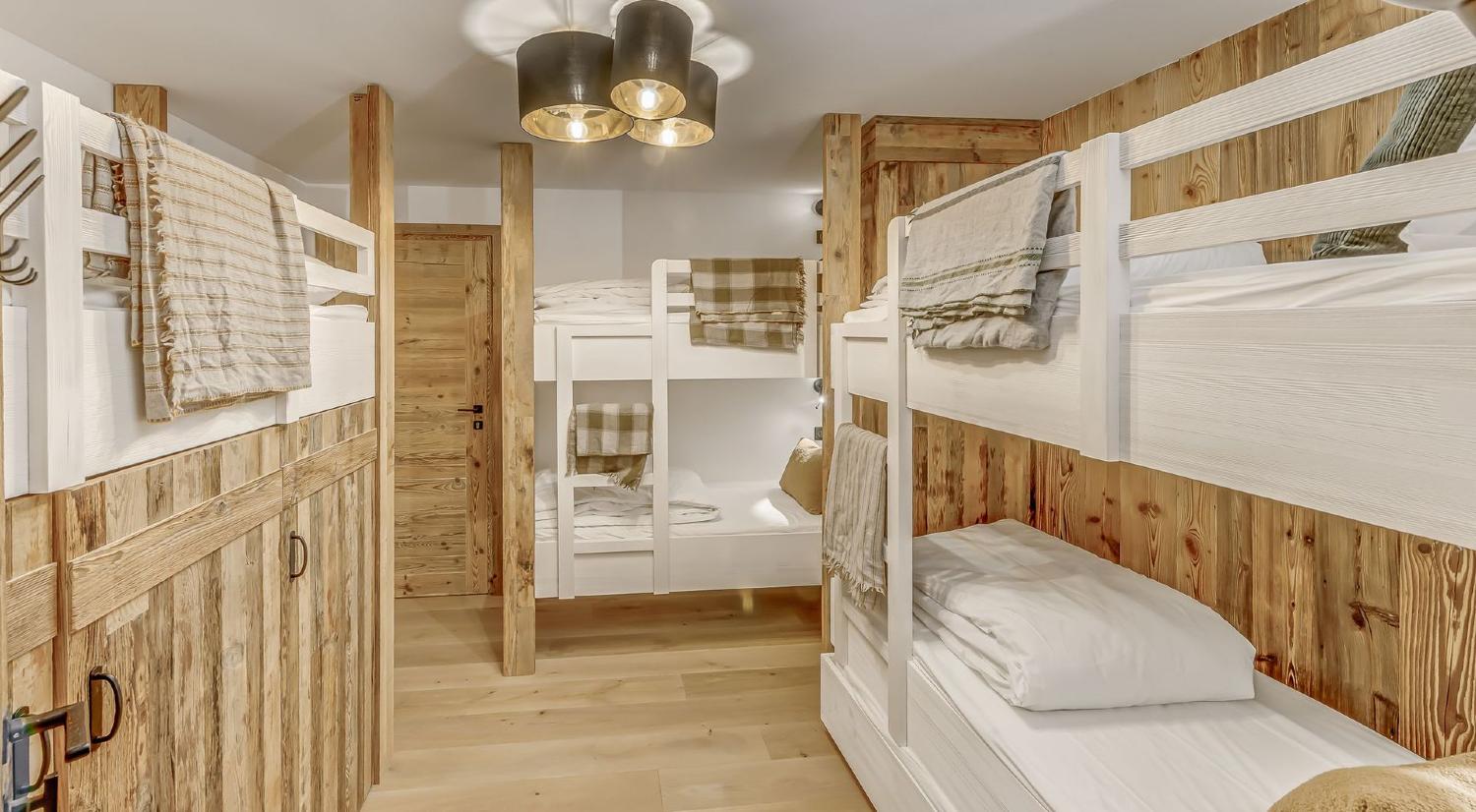 0000000372-12-1229918