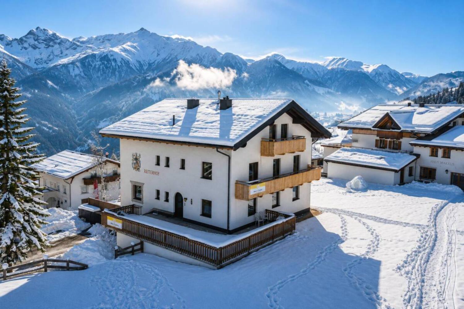 01-scalewidthwzeymdbd-catered-chalet-raeterhof-fiss-uitzicht-7-1467153