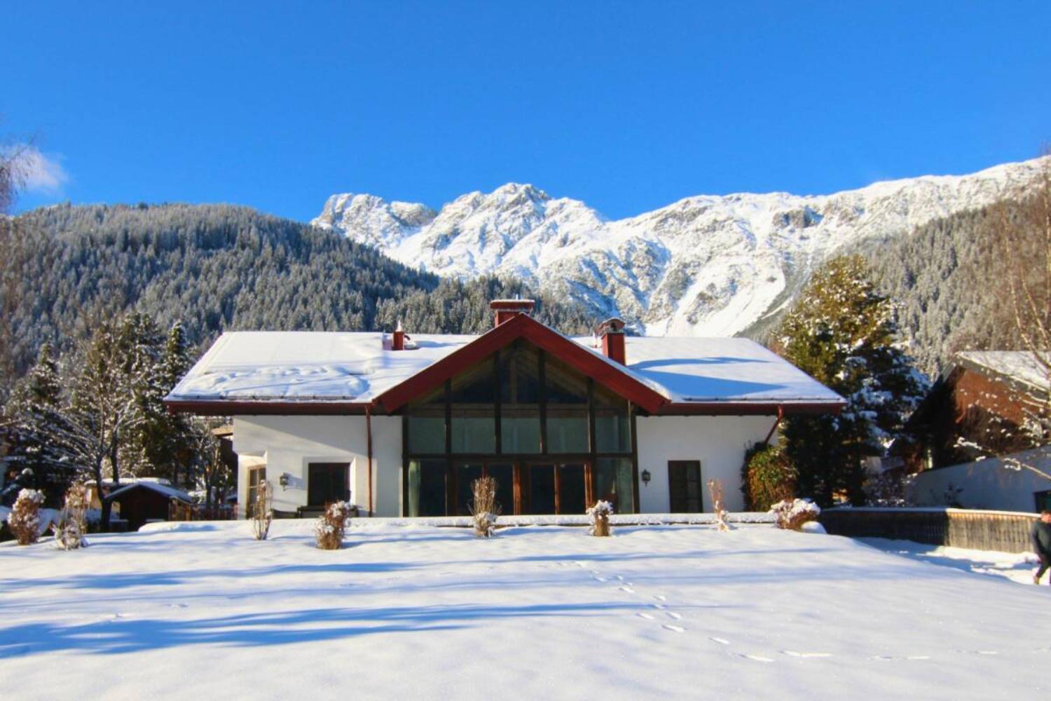 01-v2-scalewidthwzeymdbd-catered-chalet-anna-maria-sankt-anton-aanzicht-1466806