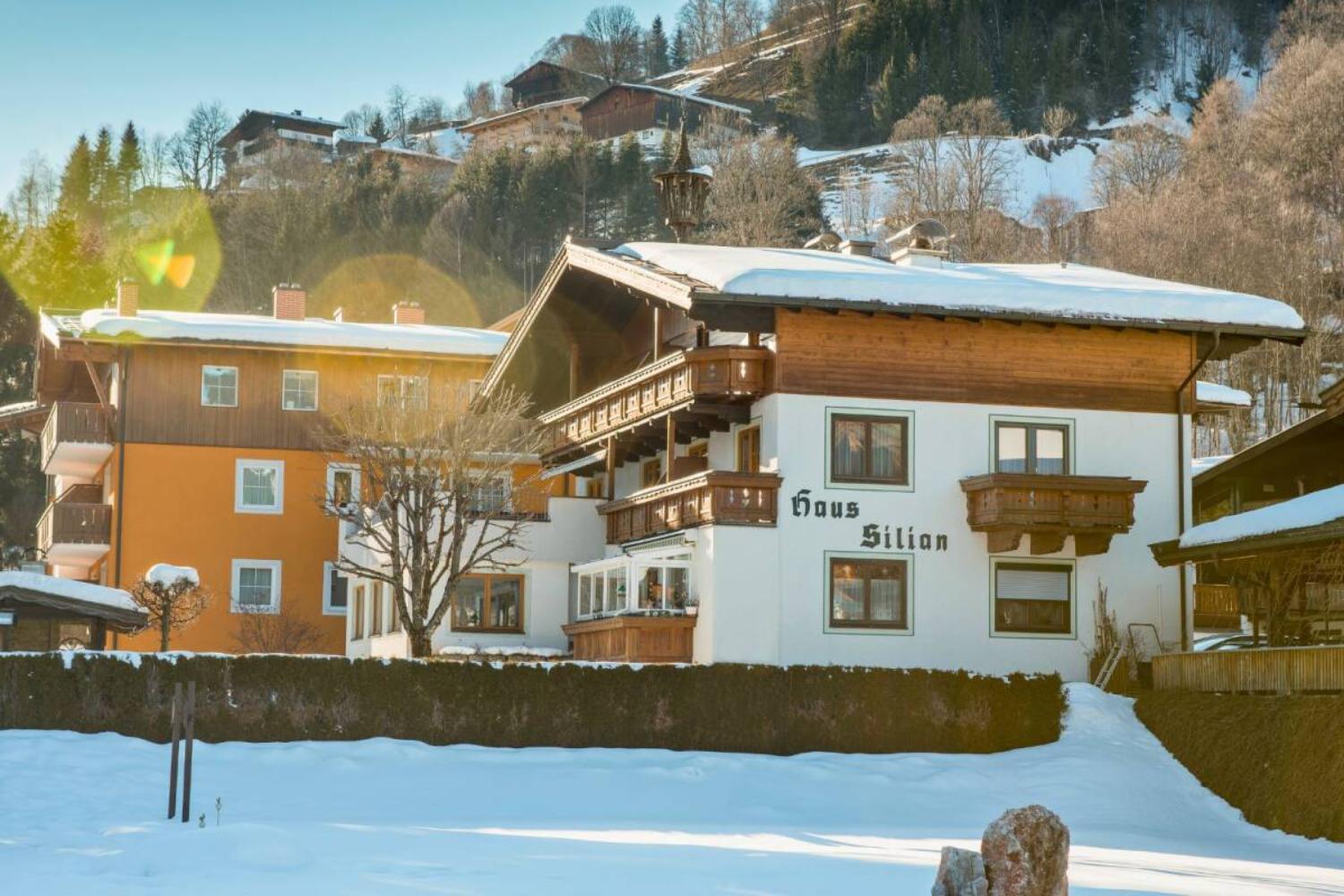 02-catered-chalet-silian-hinterglemm-achterzijde-scalewidthwzeymdbd-1467199