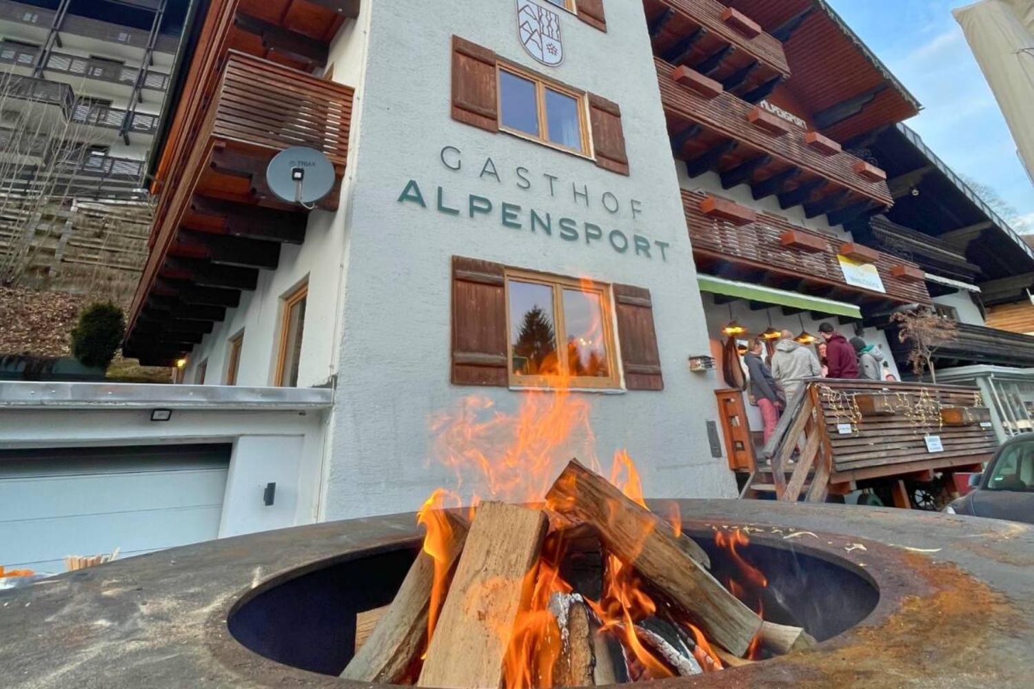 02-scalewidthwzeymdbd-catered-chalet-saalbach-hinterglemm-alpensport-kampvuur-1466750