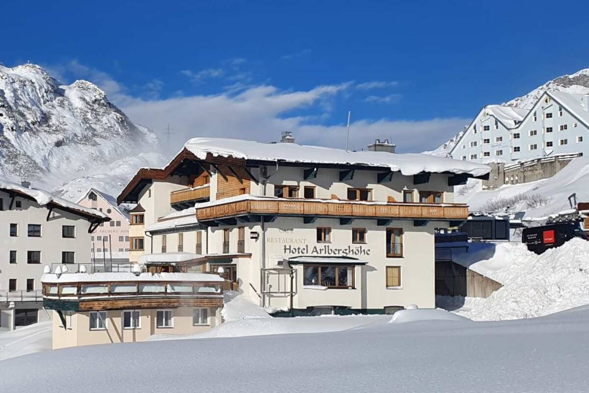 02-v2-scalewidthwzeymdbd-catered-chalet-arlberghoehe-sankt-christoph-achterzijde-1462509