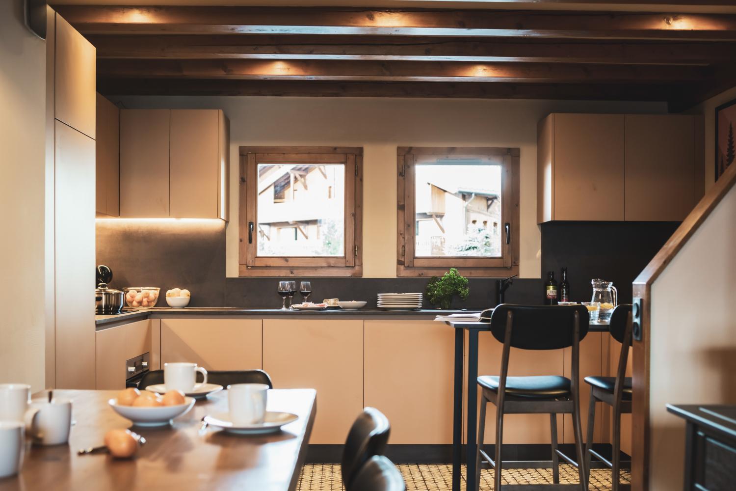 03-montagnettes-residence-sapiniere-menuires-5p8-cuisine-05-cande-2026-1450727