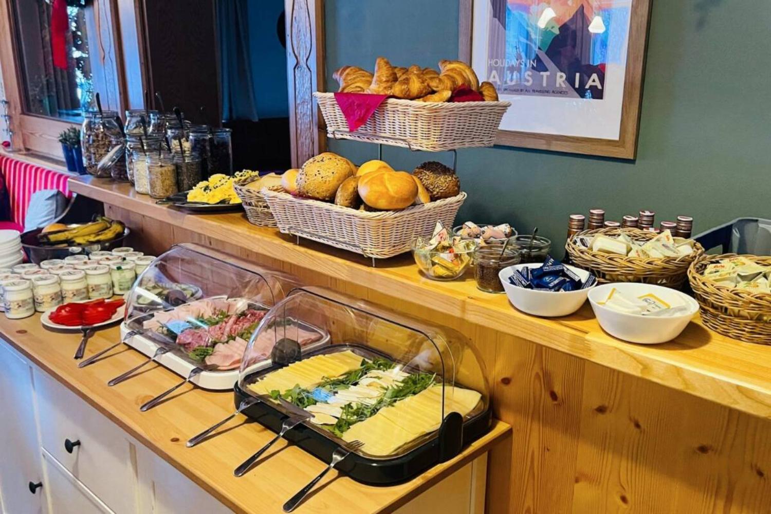 03-scalewidthwzeymdbd-catered-chalet-demlhof-finkenberg-inclusief-ontbijt-1466889