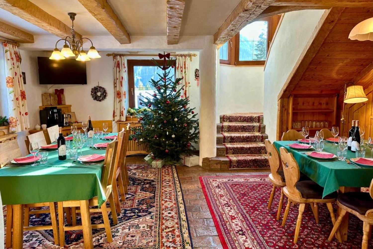 04-scalewidthwzeymdbd-catered-chalet-christoph-sankt-anton-eetruimte-1466849