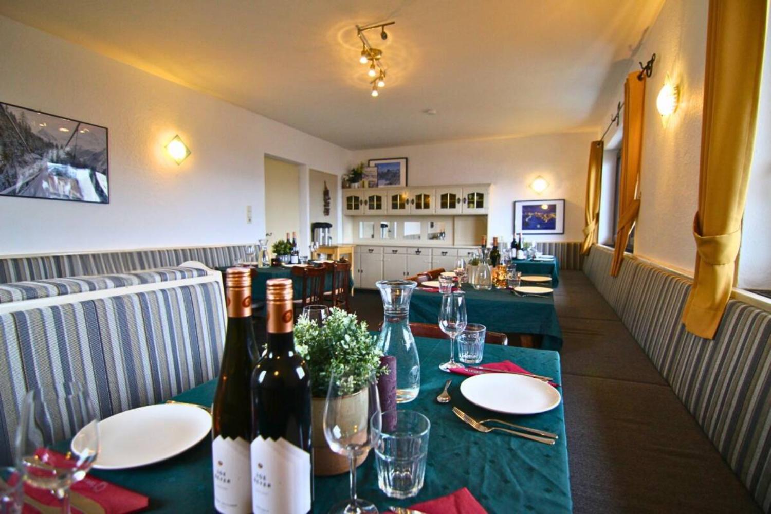 04-scalewidthwzeymdbd-catered-chalet-raeterhof-fiss-inclusief-diner-1467156