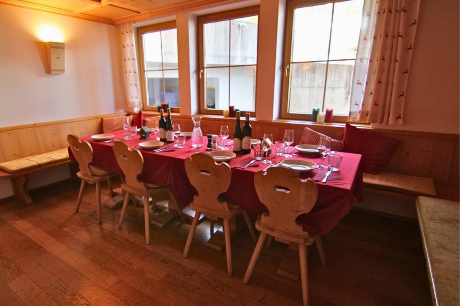 04-v2-scalewidthwzeymdbd-catered-chalet-kelle-fiss-dinertafel-1467061