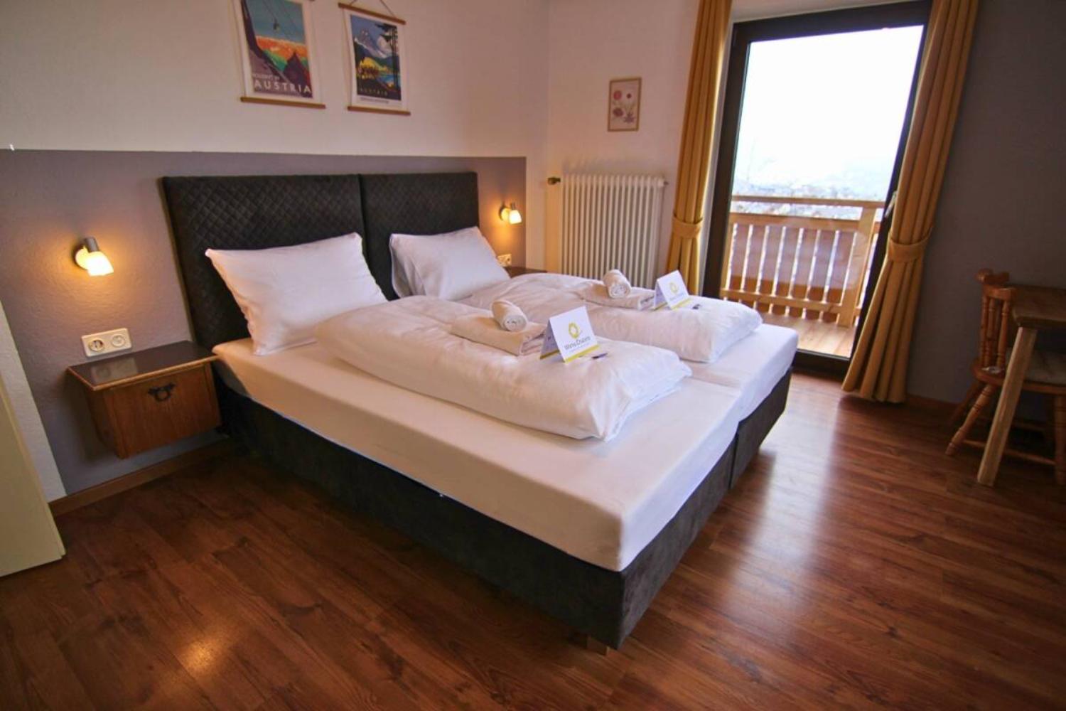 05-scalewidthwzeymdbd-catered-chalet-raeterhof-fiss-tweepersoonskamer-1467155