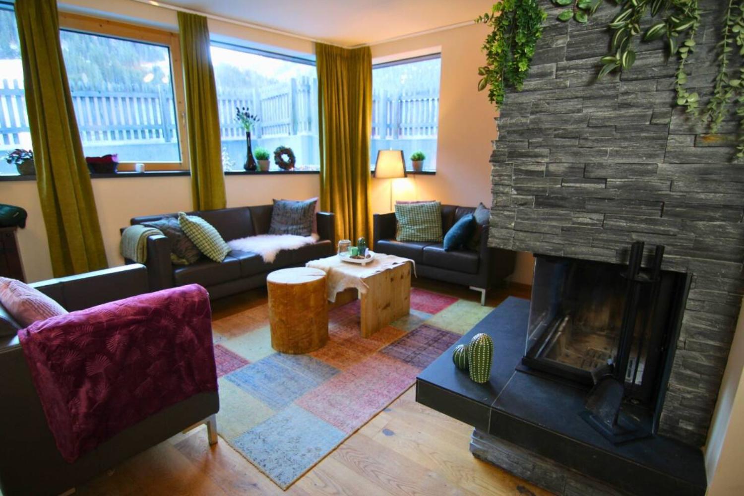 06-scalewidthwzeymdbd-catered-chalet-cirrus-sankt-anton-woonkamer-1466866