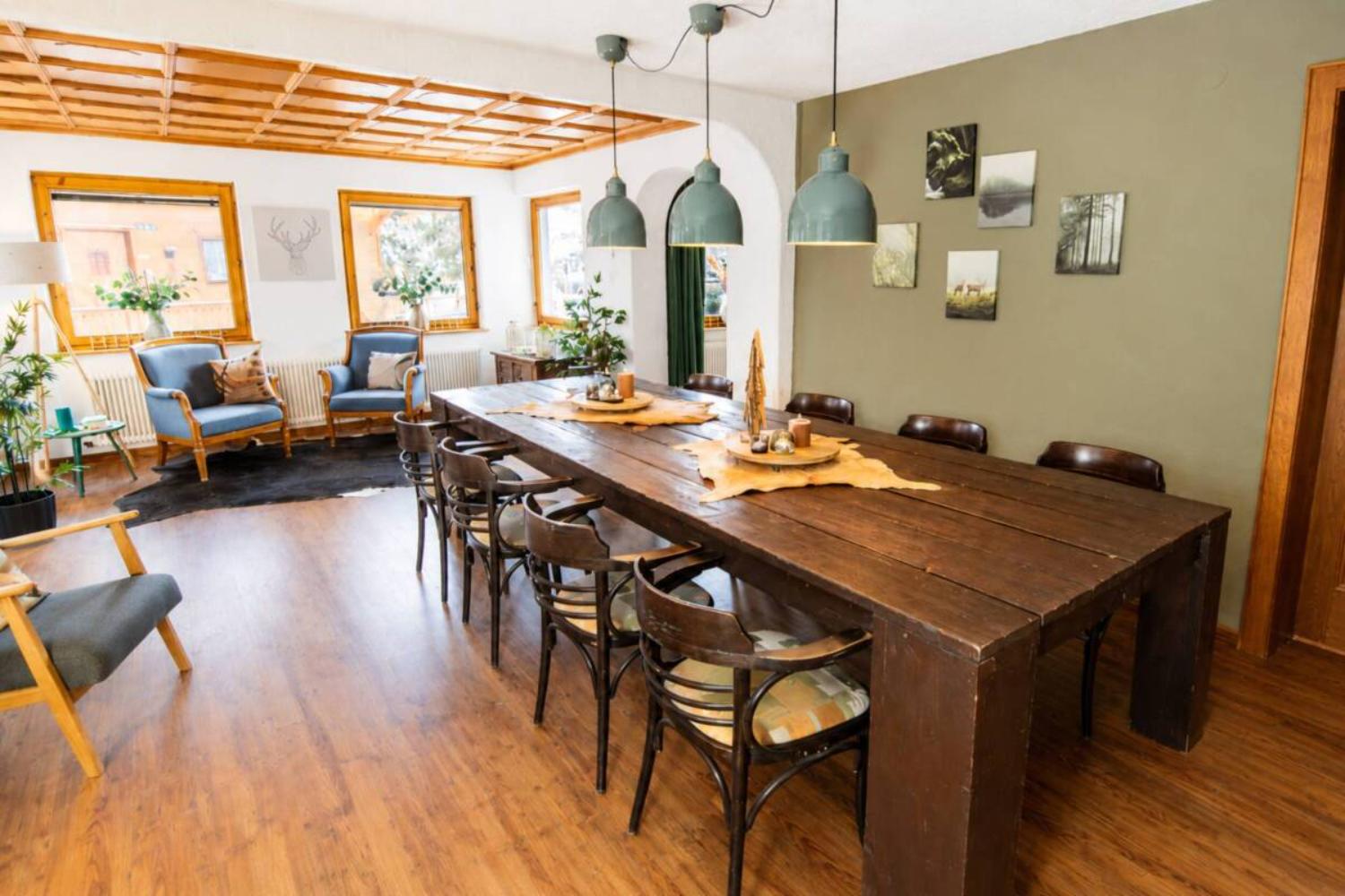 07-scalewidthwzeymdbd-catered-chalets-alber-sankt-anton-woonkamer-1466735