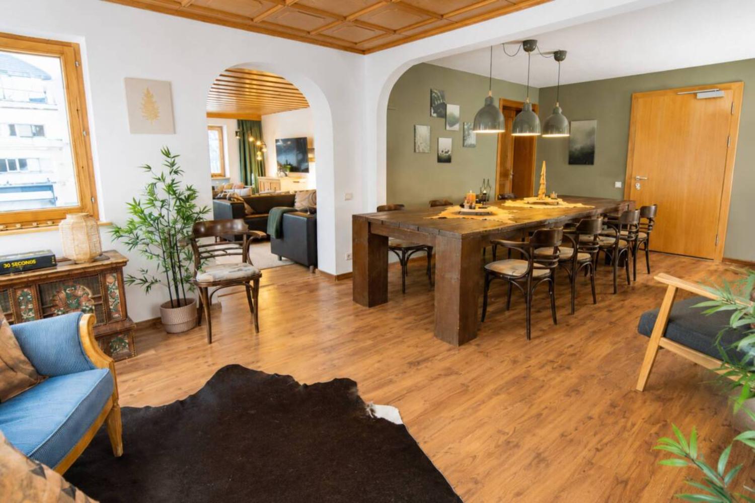08-scalewidthwzeymdbd-catered-chalet-alber-ski-arlberg-ruime-woonkamer-1466736