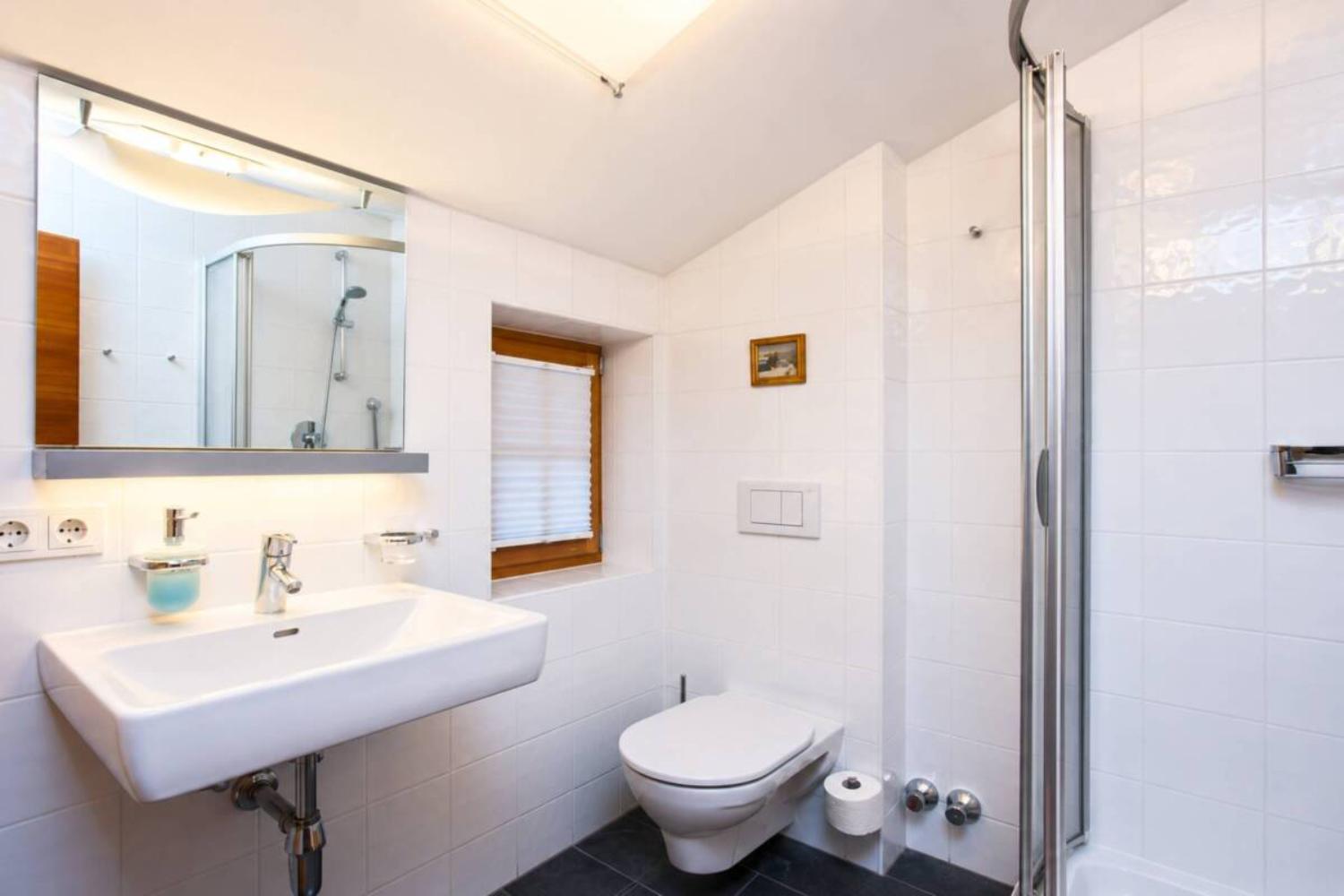08-scalewidthwzeymdbd-catered-chalet-alpinum-sankt-anton-badkamer-2-1466780
