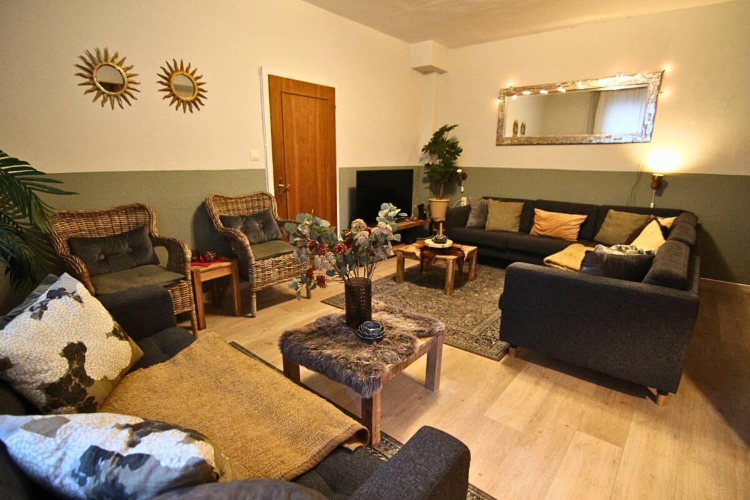 09-scalewidthwzeymdbd-catered-chalet-hans-ski-arlberg-woonkamer-1467032