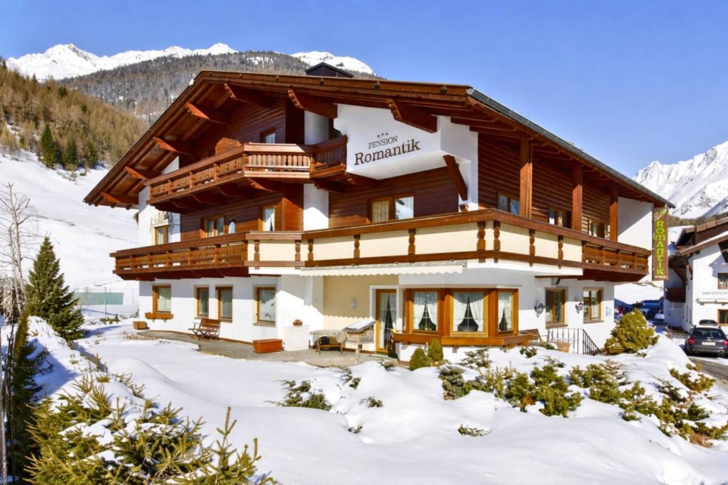 1-scalewidthwzeymdbd-catered-chalet-romatik-soelden-aanzicht-groepsaccommodatie-1-1467171