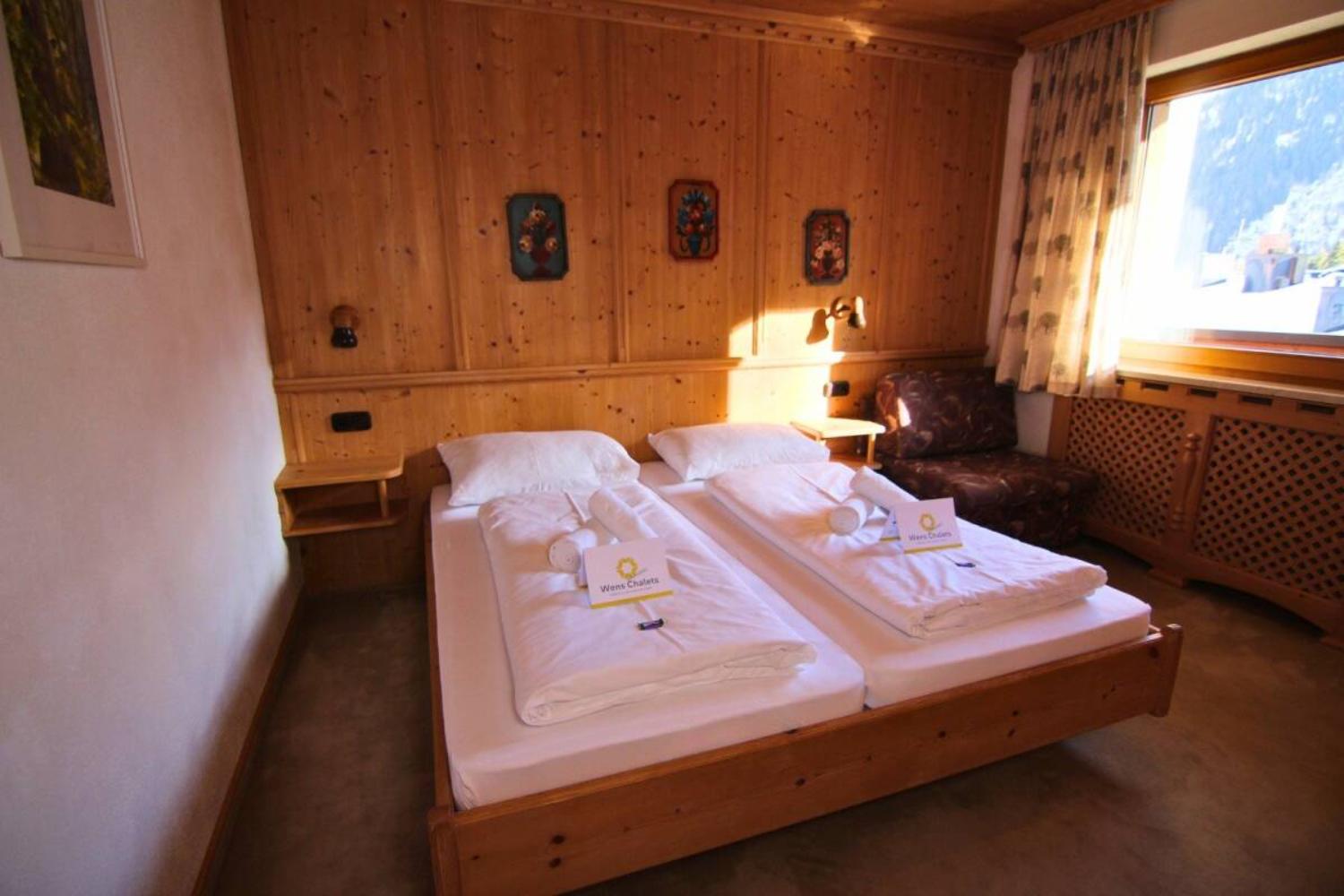 10-scalewidthwzeymdbd-catered-chalet-christoph-sankt-anton-tweepersoonskamer-1466851