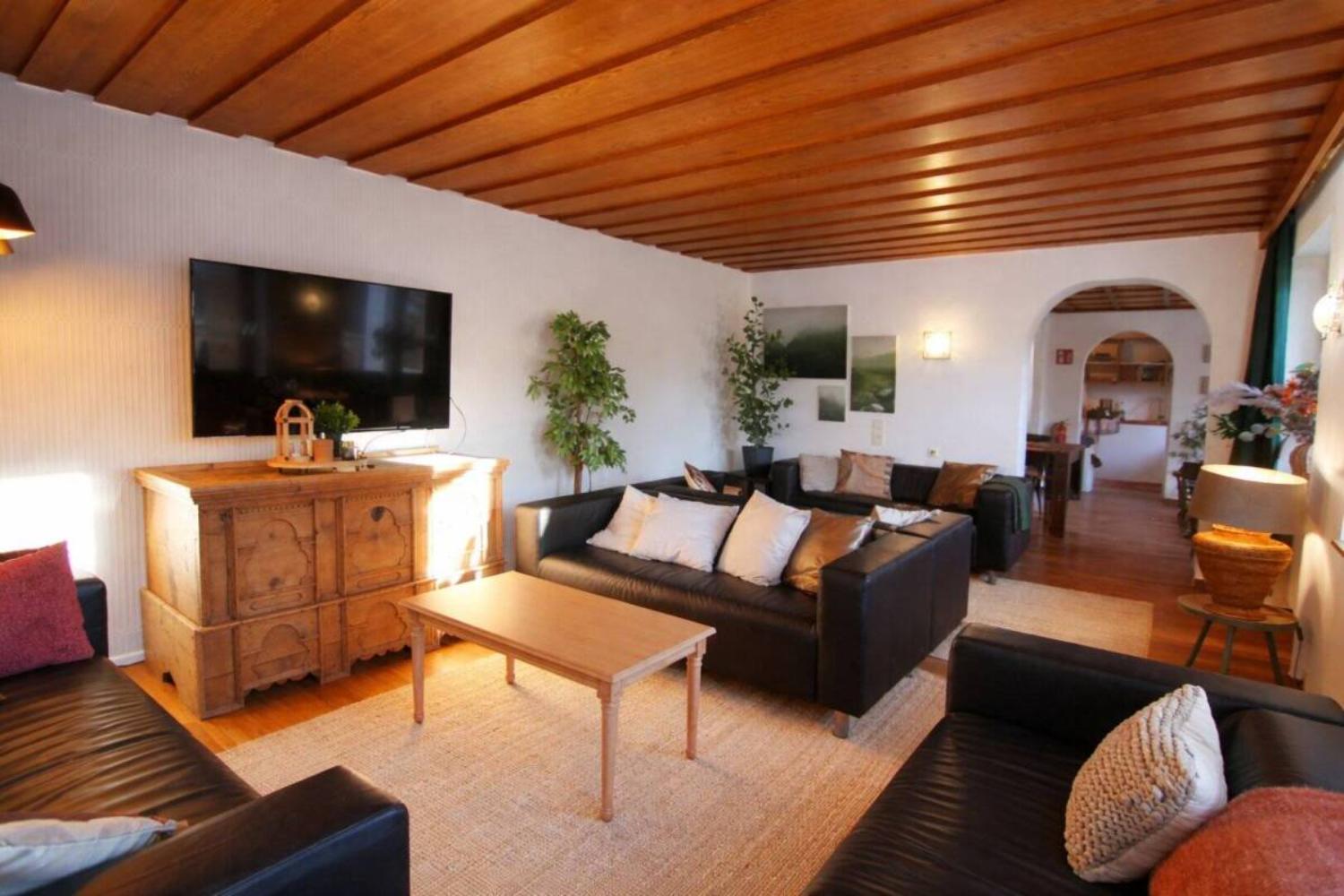 11-scalewidthwzeymdbd-catered-chalet-alber-sankt-anton-woonkamer-4-1466739