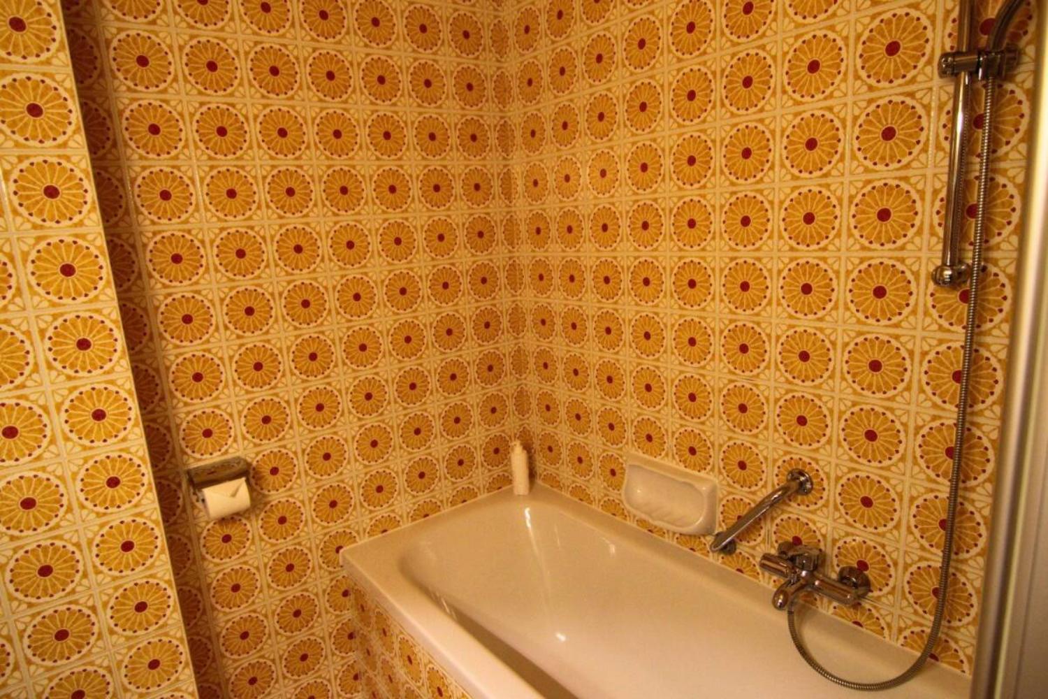 12-scalewidthwzeymdbd-catered-chalet-christoph-sankt-anton-douche-met-ligbad-1466856