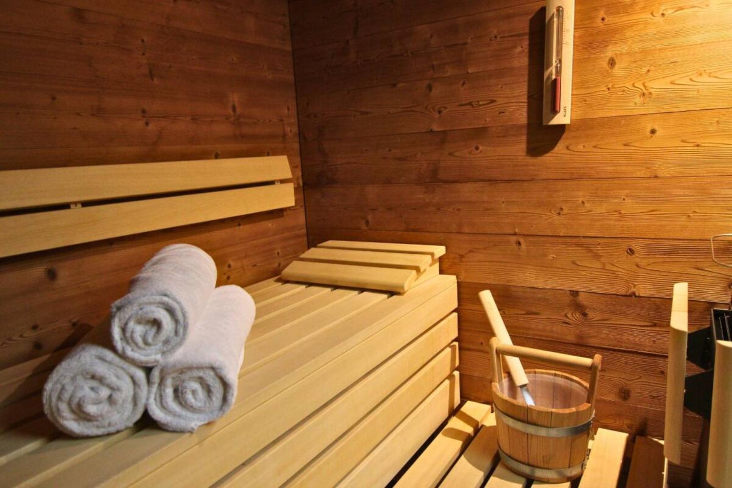 12-scalewidthwzeymdbd-catered-chalet-crystal-sankt-anton-inclusief-sauna-1466887