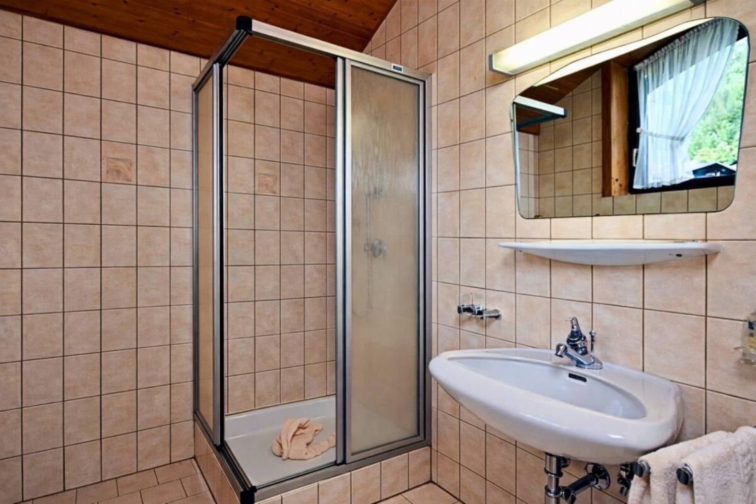 13-scalewidthwzeymdbd-catered-chalet-romantik-soelden-douche-1-1467182