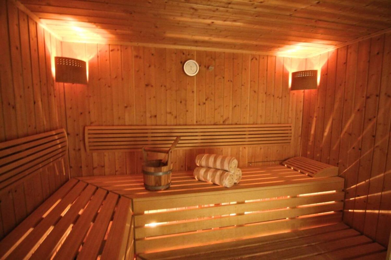 14-scalewidthwzeymdbd-catered-chalet-stratus-sankt-anton-sauna-1-1467252