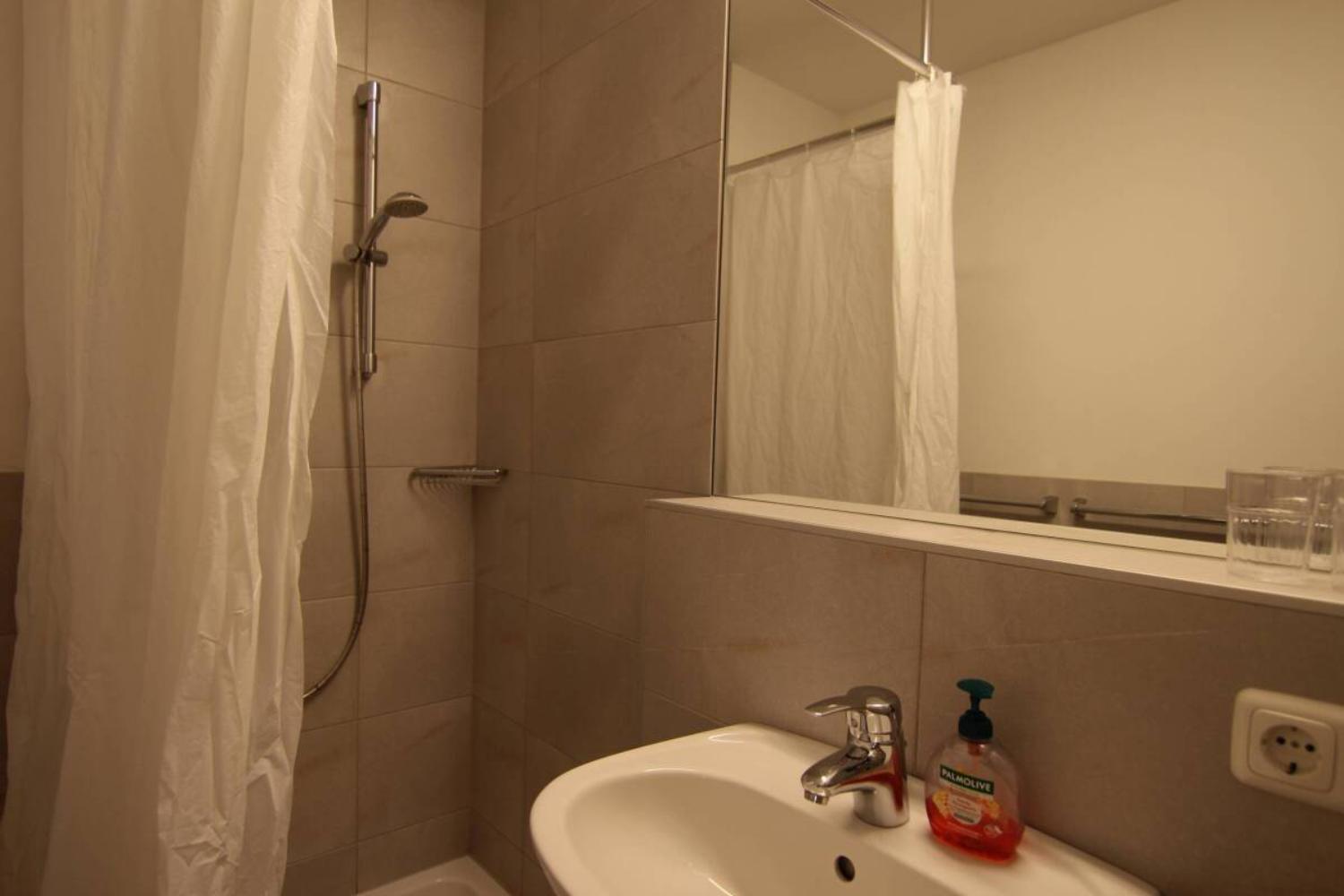14-v2-scalewidthwzeymdbd-privechalet-kelle-fiss-badkamer-1467071