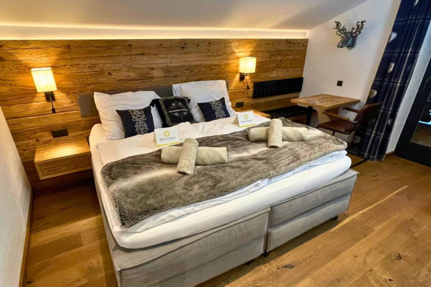 15-catered-chalet-lodge-of-joy-wagrain-flachau-tweepersoonskamer-met-douche-scalewidthwzeymdbd-1467052