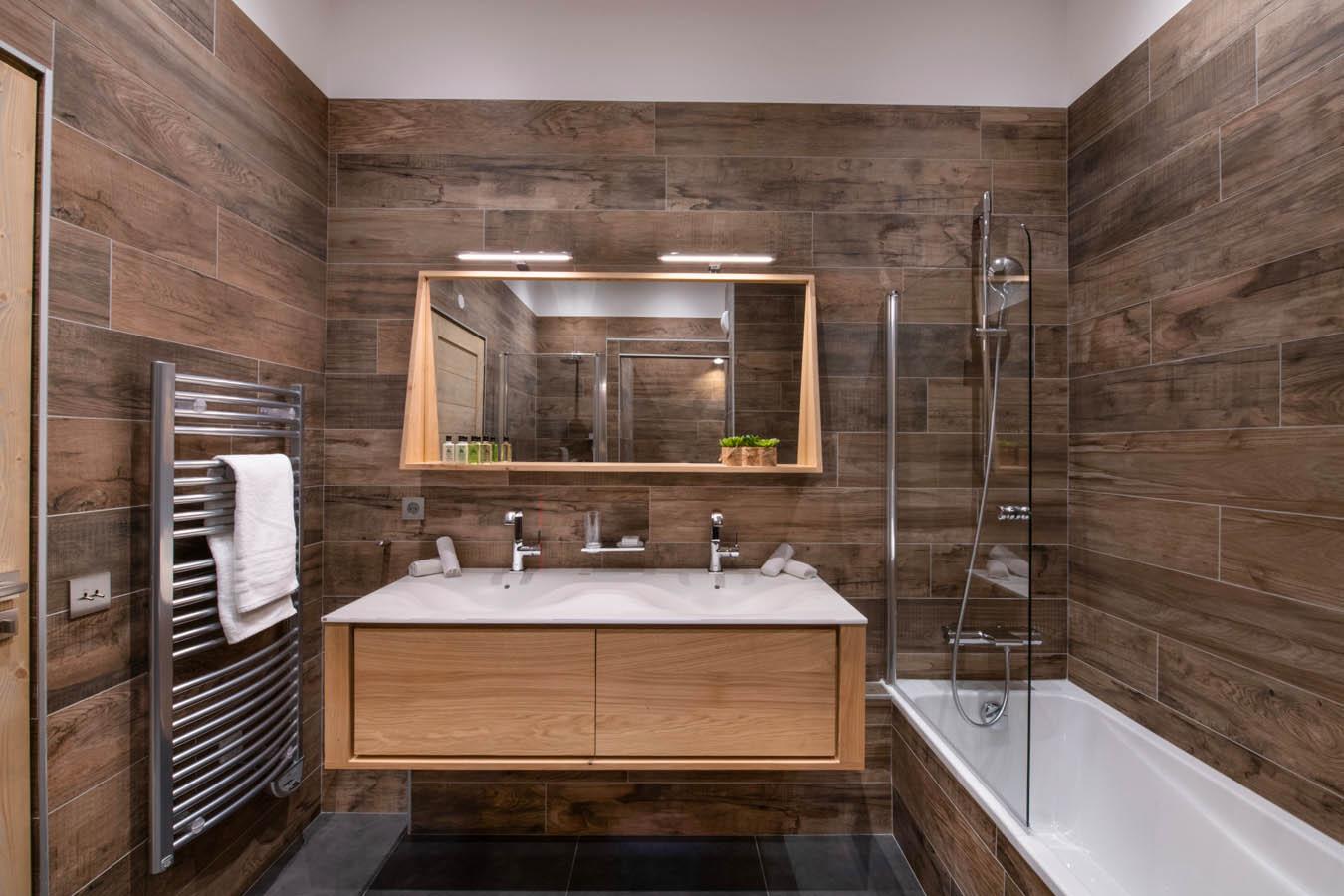 16pg-mammoth-lodge-d15-088-1147914