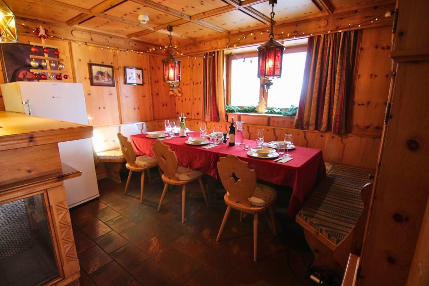 18-scalewidthwzeymdbd-catered-chalet-tirolerhof-apart-serfaus-zitruimte-1467299