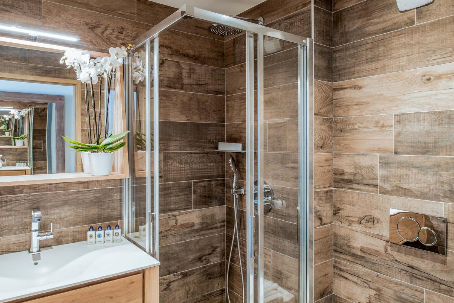 18mammoth-lodge-d1332-1147887