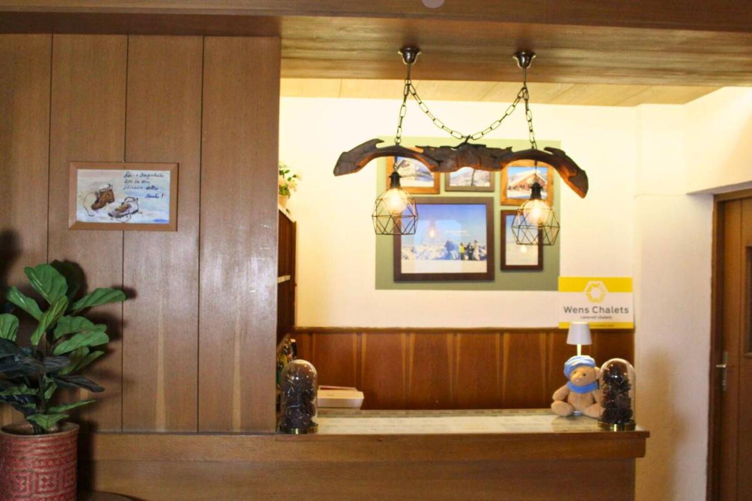 2-catered-chalet-ruth-soelden-receptie-1-v2-scalewidthwzeymdbd-1467183