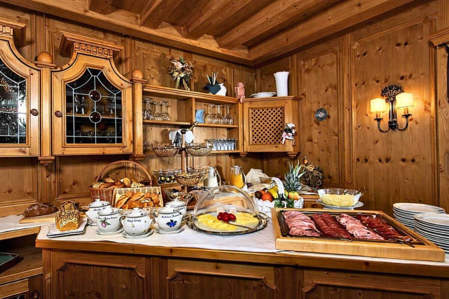 2-scalewidthwzeymdbd-catered-chalet-romantik-soelden-inclusief-ontbijt-1-1467172