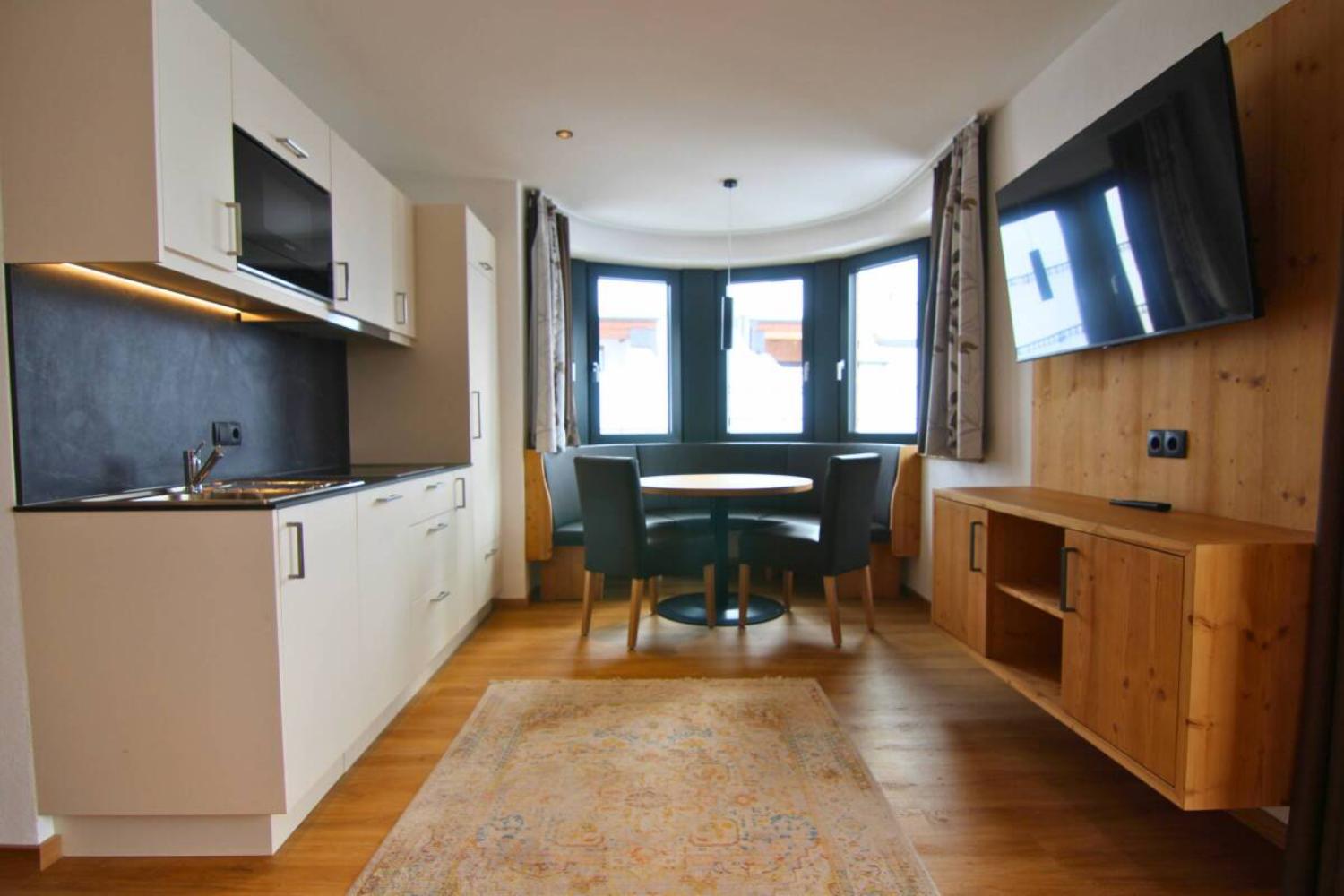 28-scalewidthwzeymdbd-catered-chalet-elfriede-fiss-woonkamer-apartment-g-1466971