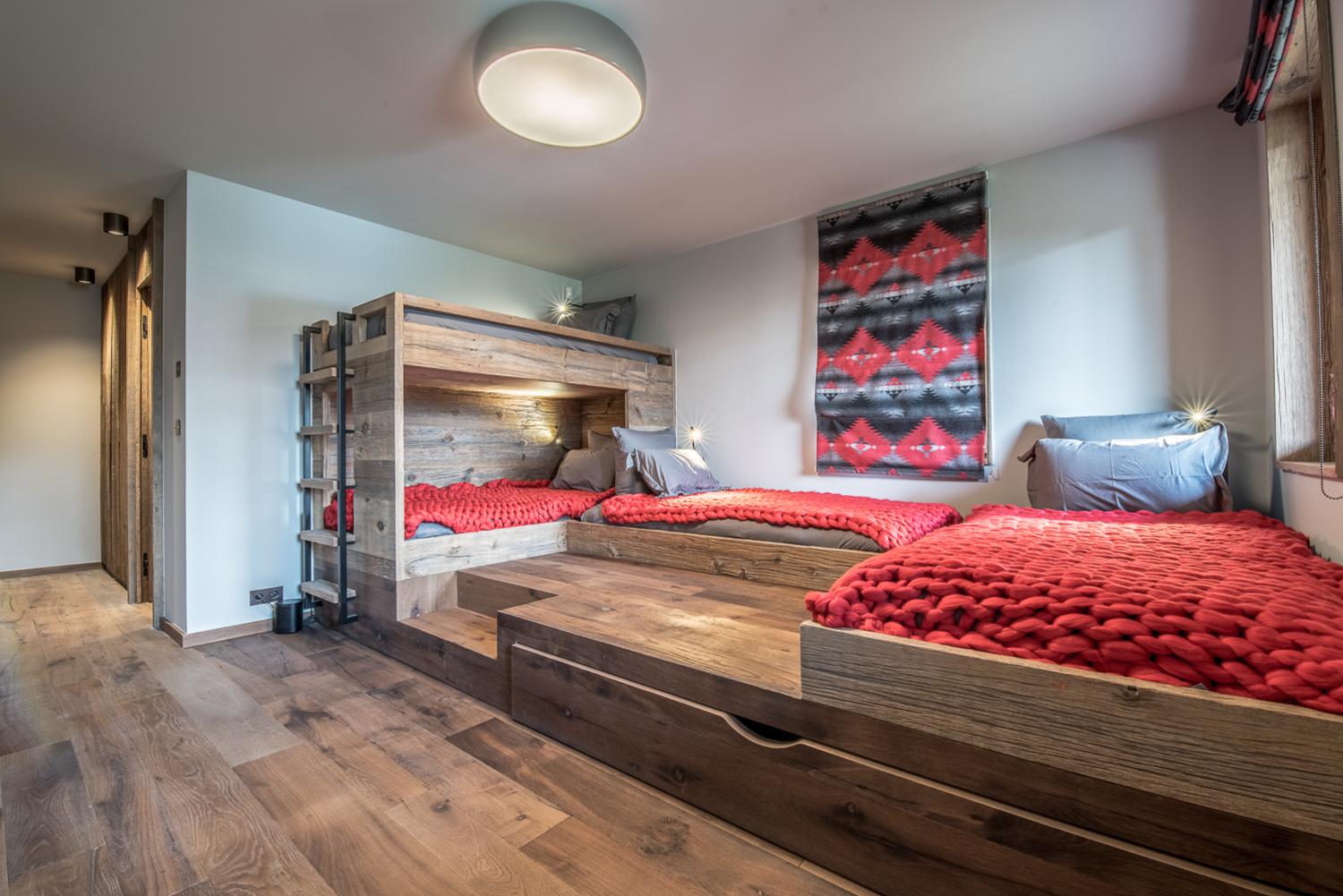 2e113046-4e48-4c37-bd78-53d8171d7ddf-1450894