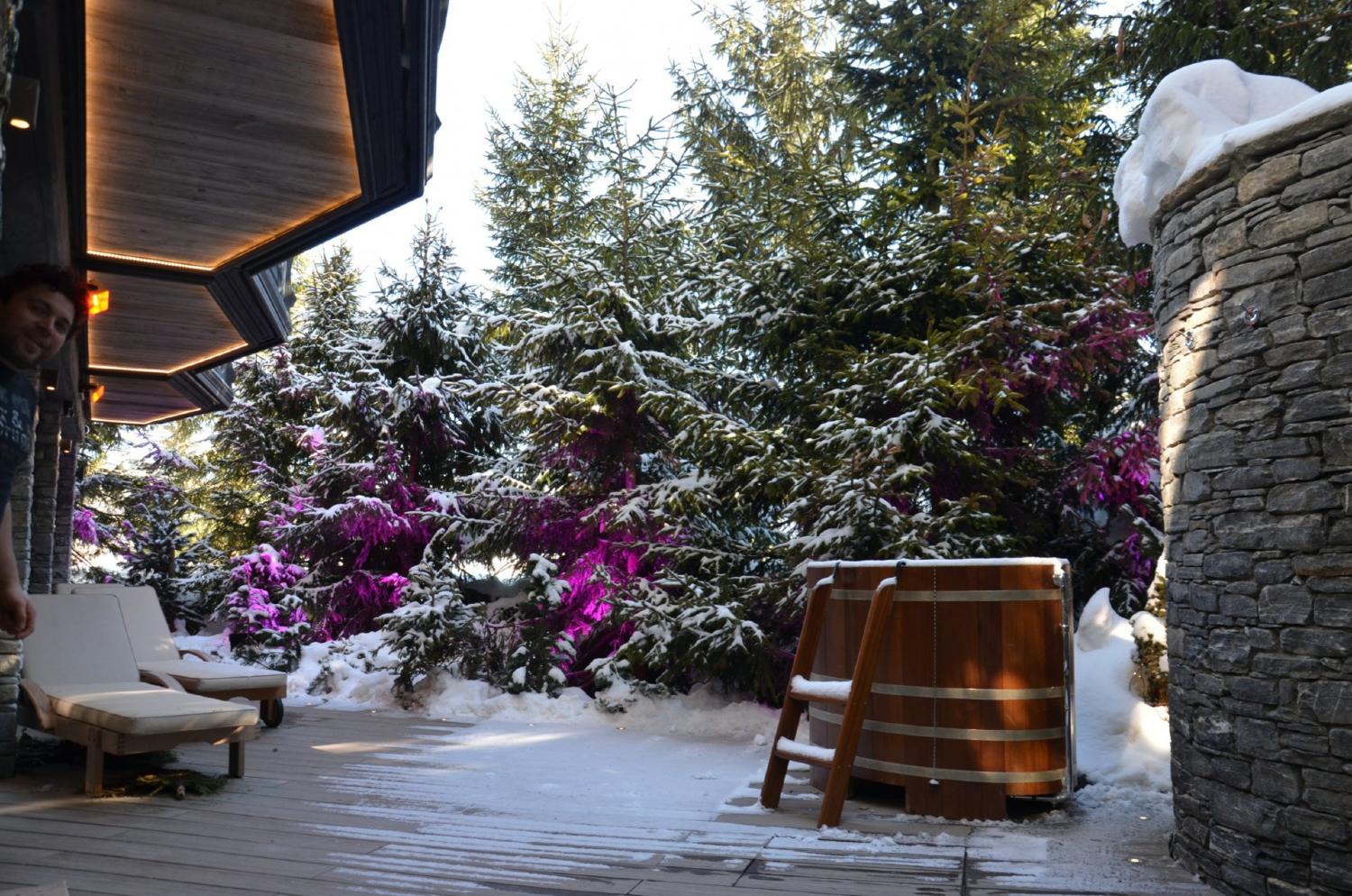 2ffd9b89-9469-44de-869b-ea5721153b9b-1451263