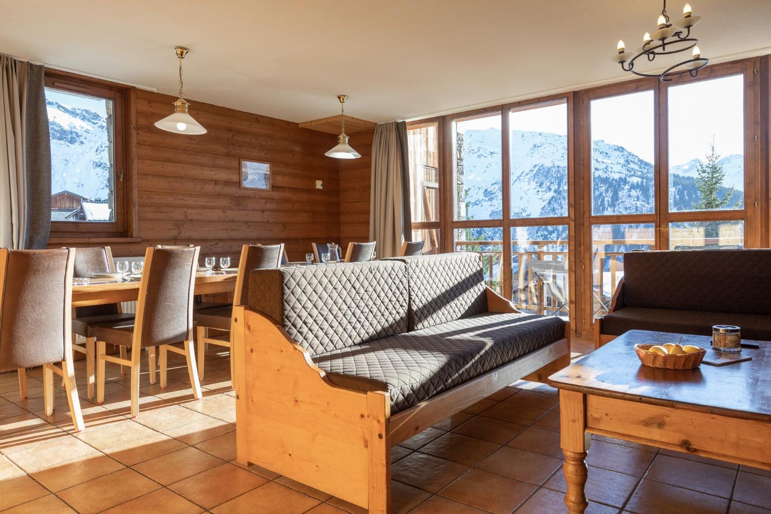 3-013-lesbalcons-apt132-12-14pers-c-reyboz-1462945