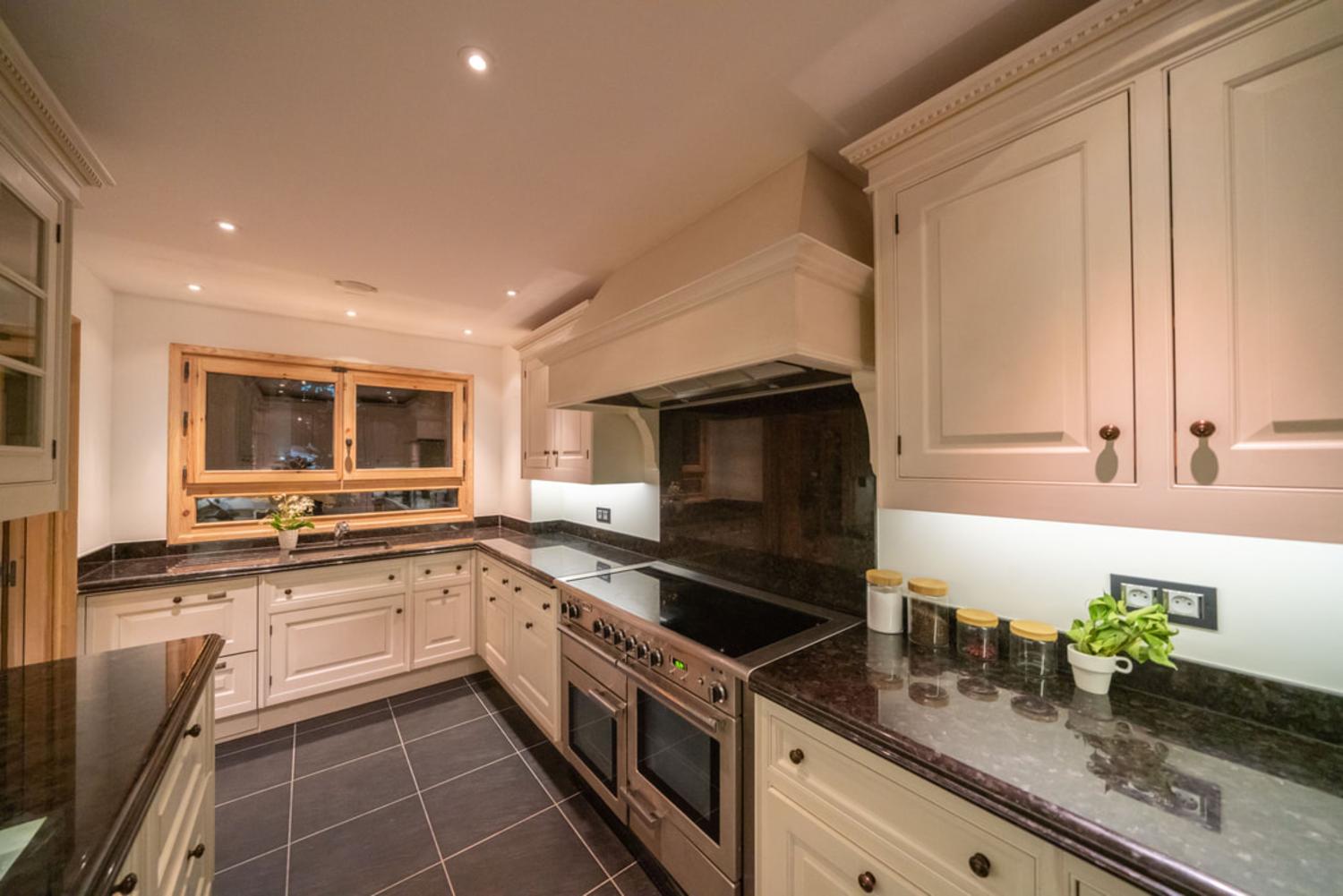 35c46895-984c-4405-afc0-ed984e321b9b-1451315