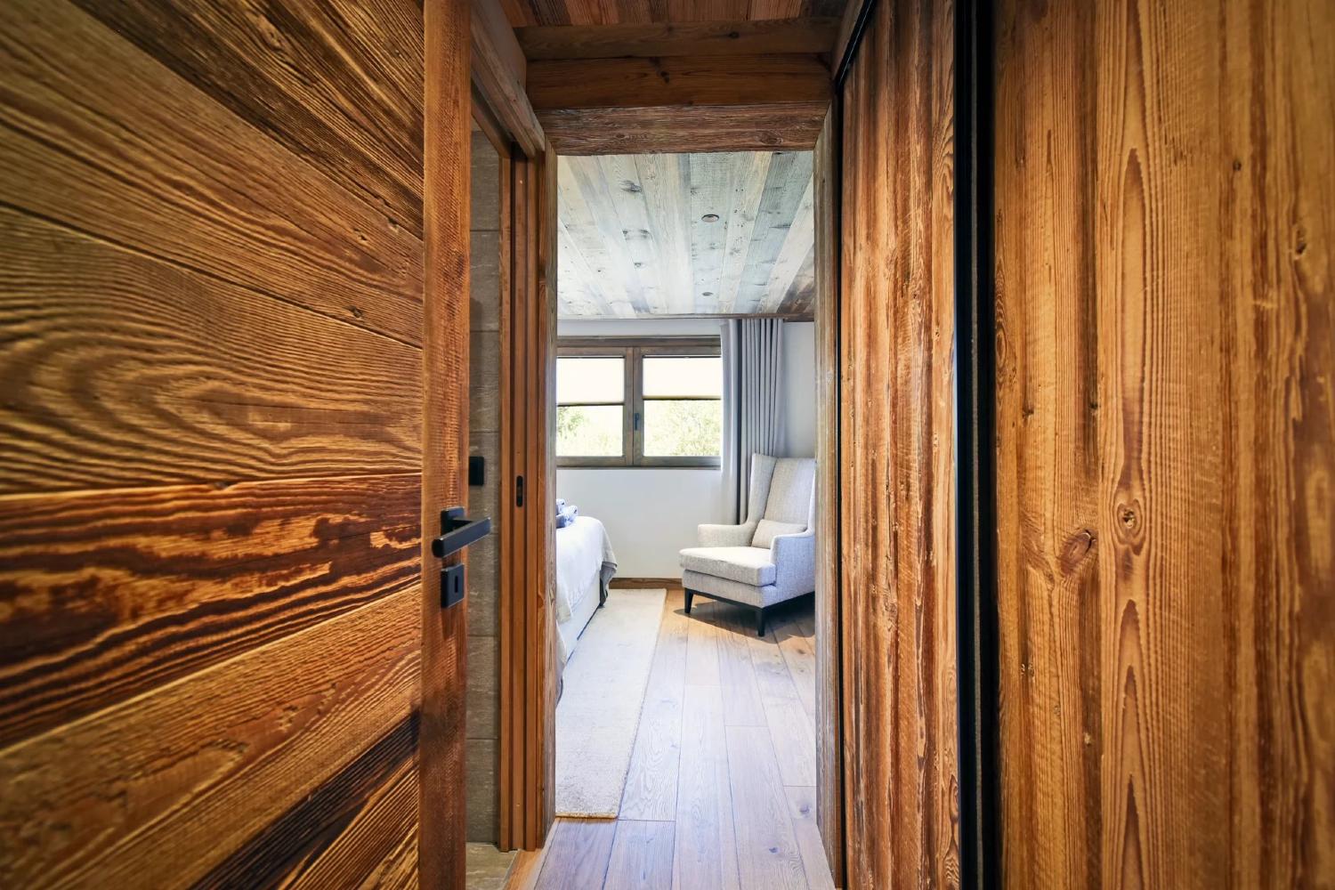 3c709c4a-b668-4020-811c-7d6ac516ed66-1451051