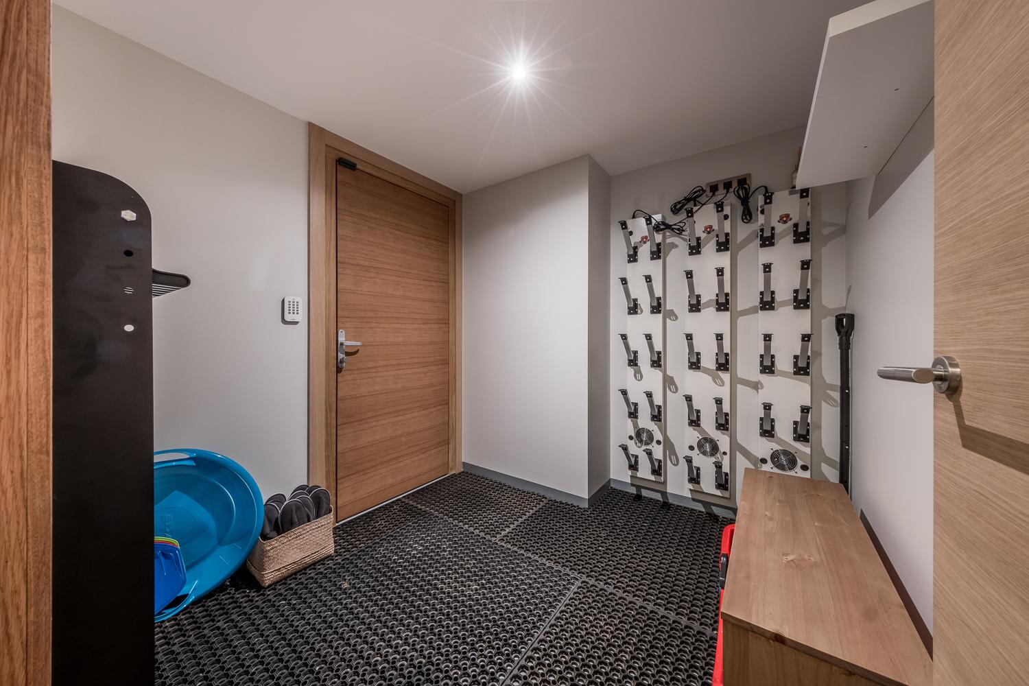 3eba1f11-cadb-4cf5-8f8c-393171474728-1451327