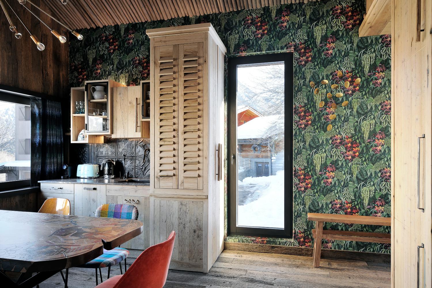 3fda8d40-2c47-4fd4-8426-7def3dd0498b-1451859