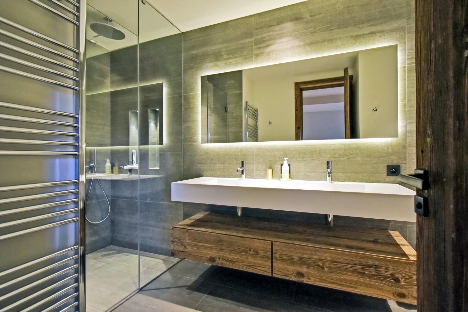 3fdd4228-e342-462f-8f08-e43fa55ac15f-1451183