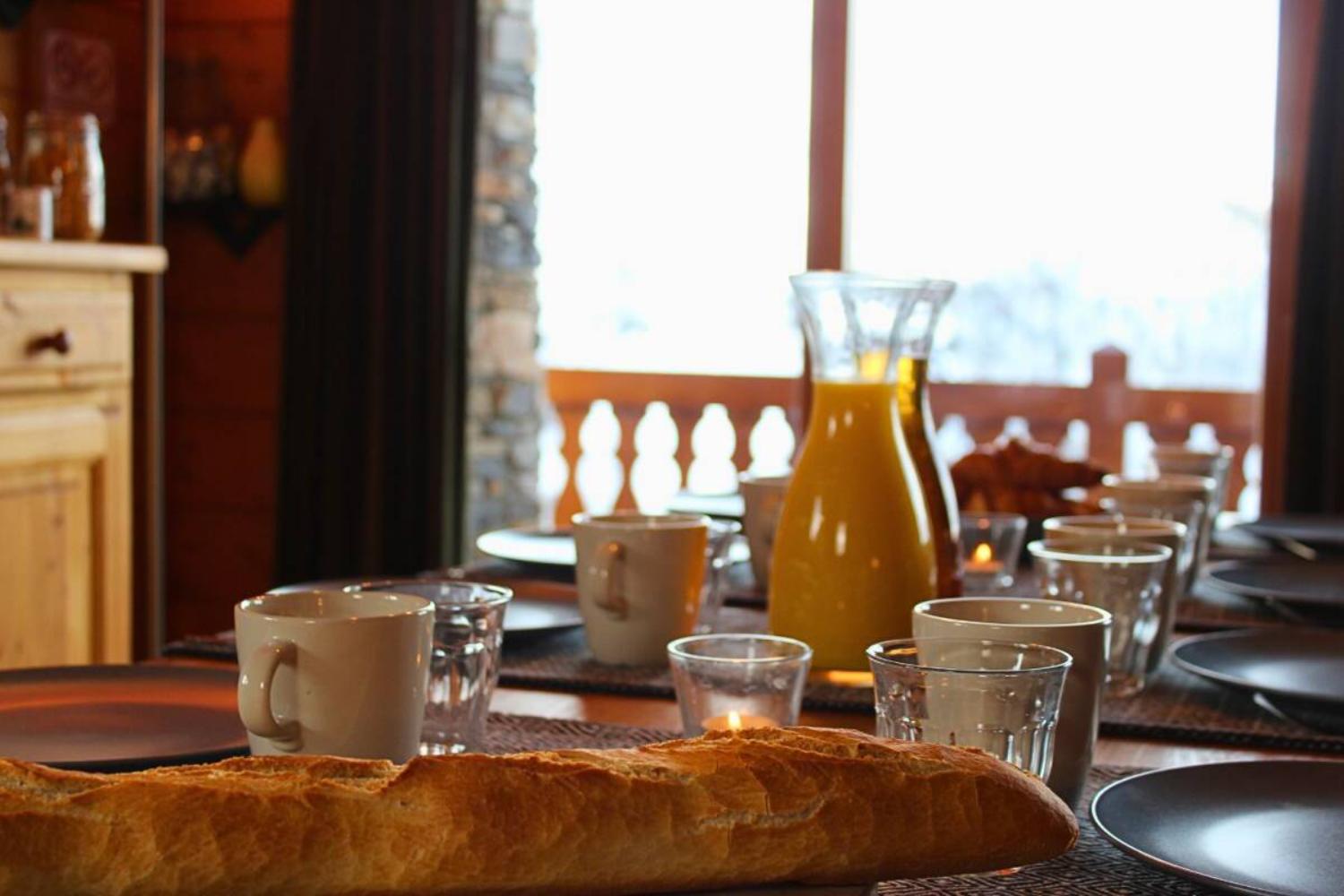 4-chalet-le-panicaut-dinertafel-v3-scalewidthwzeymdbd-1465672