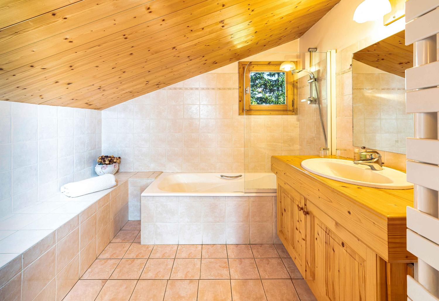 463c3b4c-d949-4906-9dde-997f263f1a97-1451557