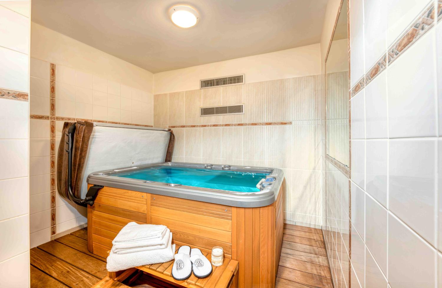 4eacfc0c-bf25-4e53-b05f-aeaaaf55e53f-1451545