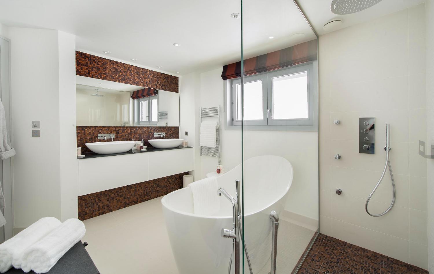 51463849-1e1e-4f7b-82d9-1165d4f35b97-1451745