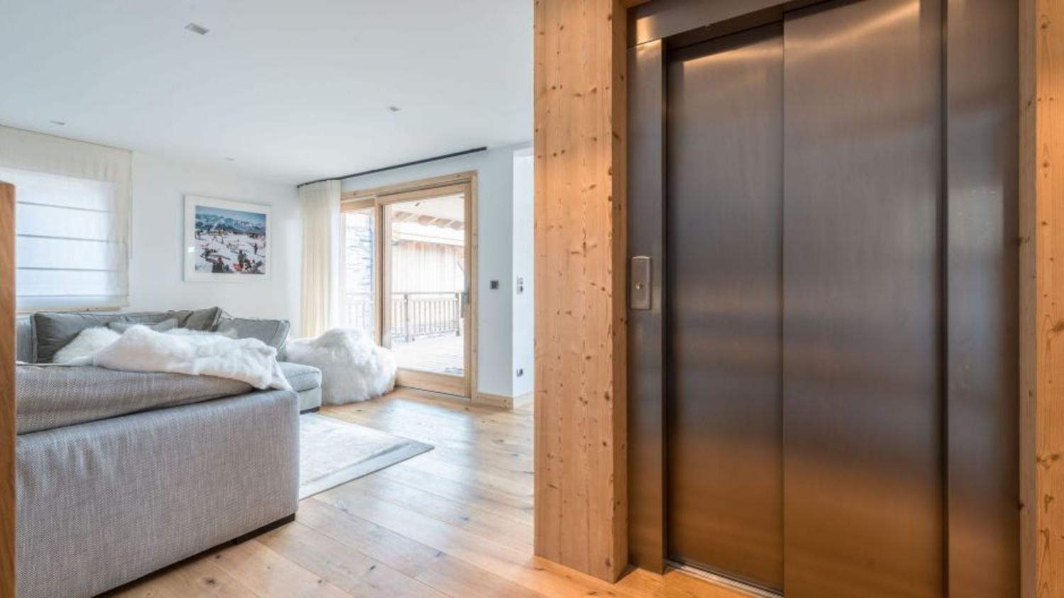 5907820-chalet-chanterella-living-room-1267207