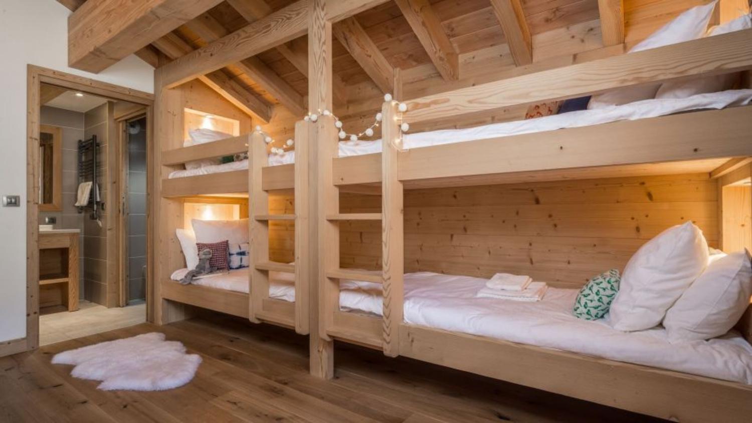 5907838-chalet-chanterella-bedroom-1267213