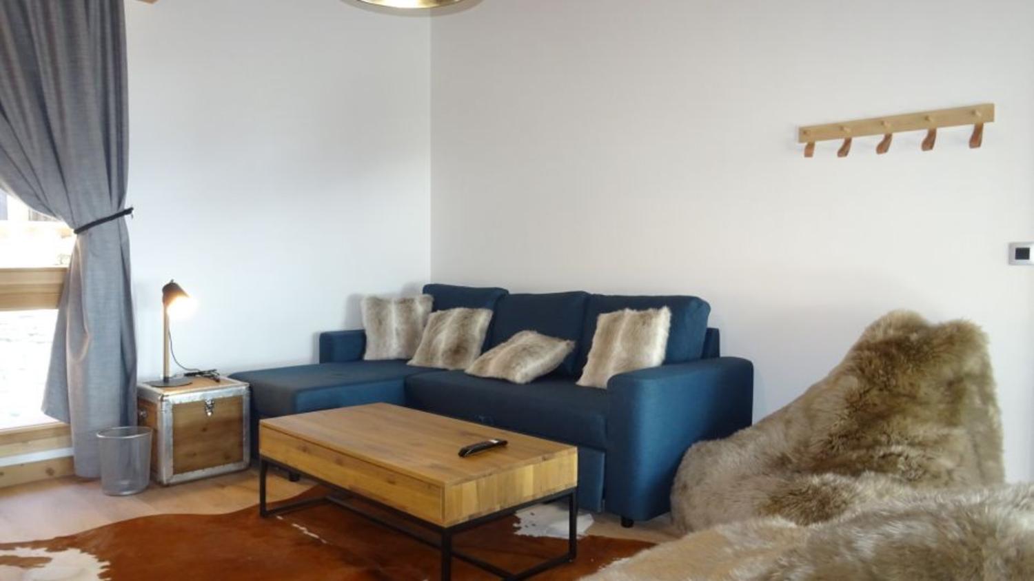 5916363-chalet-luna-living-room-1449619