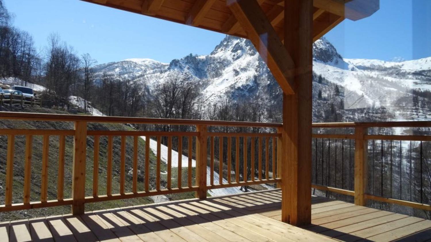 5916393-chalet-luna-16-person-apartment-balcony-1267168