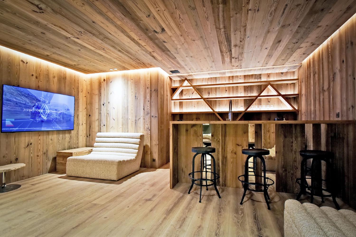 5b108ab6-707e-4a18-aaeb-59c24080c4b1-1451084